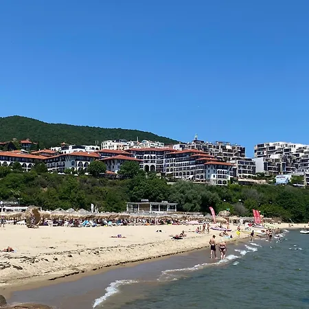 Horizon 6 'a' Apartment